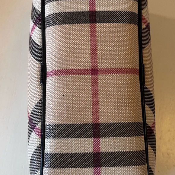 Burberry Nova Check cosmetic bag and/or vanity case. - Picture 6 of 16